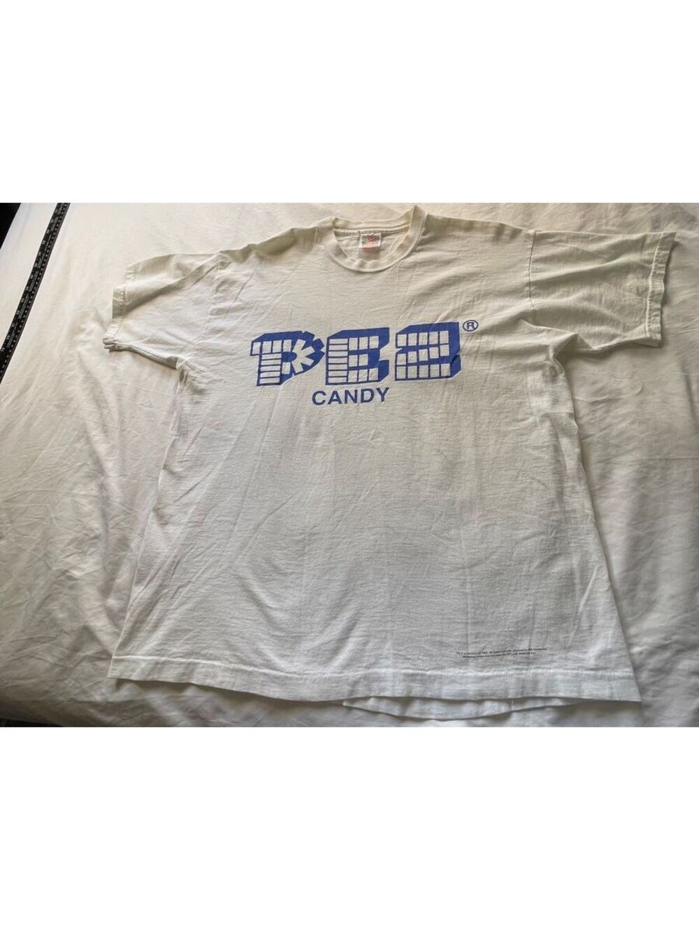 Vintage PEZ Candy White Graphic T-Shirt Fruit of the Loom Heavy Cotton 1998 LRG